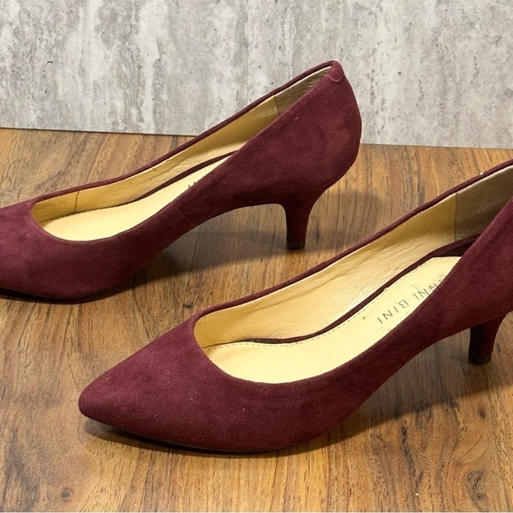 Gianni Bini Purple Eggplant Burgundy Suede Heels Pumps Sz 6.5M - Picture 3 of 9